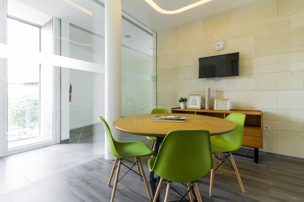 ג'קרטה Reddoorz Plus Near Perbanas מראה חיצוני תמונה